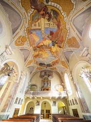 Interiör, takmålning av Hans Andre, Servitenkirche, Innsbruck, Tyrolen, Österrike, Europa (foto)