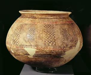 Burk med geometrisk dekor i Halaf-stil, ca 4500 f.Kr. (terrakotta)