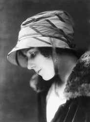 Lady Elizabeth Bowes-Lyon (1900-2002), cirka 1920-talet