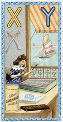 Bokstaven X: xylofonist och Y: yatagan, yacht. Gravyr av alfabetet redigerad av Chocolat Suchard, början av 1900-talet. 24 kromolitografier som representerar platser, karaktärer och föremål som ska upptäckas i bilden. Mått: 105x55mm