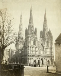 Lichfield Cathedral OP08956 (s/v foto)