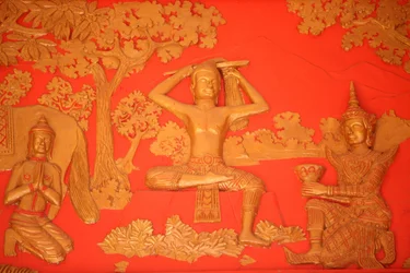Buddhas liv. The Great Tonsure: Buddha klipper sitt hår med sitt svärd. Phnom Penh Kambodja