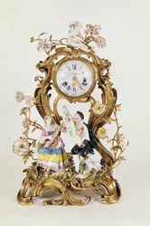 Ludvig XV ormolu och porslinsklocka, med Meissen-figurer