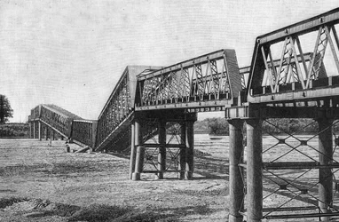 Nagaragawa järnvägsbron efter jordbävningen i Japan den 23 oktober