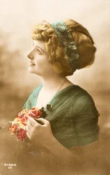 Gammalt vykort/Diana/Woman Belle Epoque