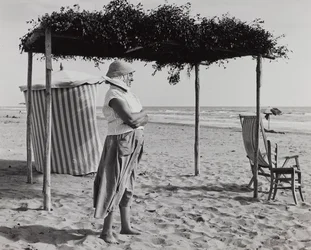 På stranden
