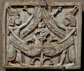 Orientaliska antikviteter: Horus födelse. Låg relief i elfenben, från platsen för Arslan Tash