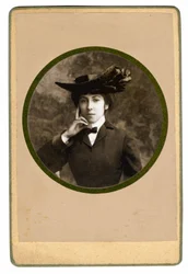 Porträtt av den franska poeten Catherine Pozzi, ca 1900