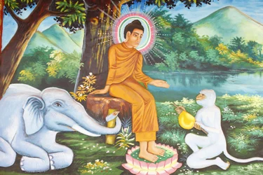 Preah Prom Rath MonasteryLife of the BuddhaSiddhartha Gautama med den hängivna elefanten och apan, Siem Reap, Kambodja