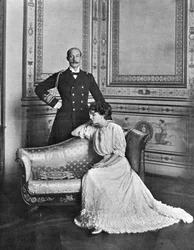 Prins Georges av Grekland och prinsessan Marie Bonaparte i prins Roland Bonapartes townhouse, Paris, foto: Paul Boyer