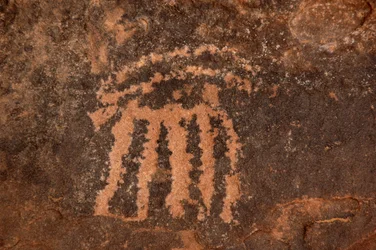 Stenkonst, förhistoria: Gravering av en Oryx-antilop i Uweinat-massivet, Egypten. (Period från 8000 till 3000 år f.Kr.). Fotografi