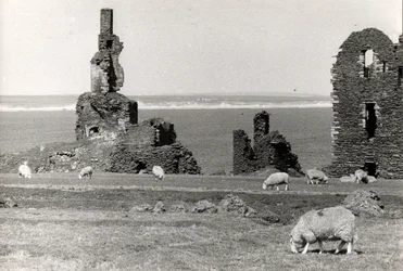 Ruinerna av ett slott, Wick, Highlands (s/v foto)