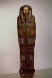 Sarkofag av Nehemes Mentou, präst av Amon, egyptisk