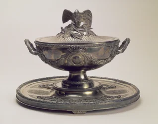Silverterrin och stativ från Saltykov-tjänsten, av Robert Joseph Auguste (1725-1805), Paris