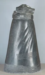 Staty av Manishtusu, kung av Akkad, akkadiska perioden, c.2250 f.Kr. (diorit)