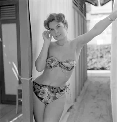 SKÅDESKINEN PINA BOOTIE PÅ VENICE LIDO BEACH - 1957