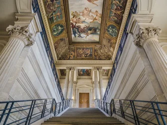 Trappan, arkitekten Charles Lelong (1793-1861) och Edouard Dubois (1795-1813), mellan 1840 och 1846. I taket, Frankrike fäster sina arkiv till tidernas gryning, målning av Felix Jobbe Duval (1821-1889), mellan 1877 och 1881. Hotel de Soubise