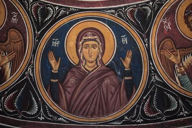 Jungfru Maria-medaljongen runt Kristus och den sista domen Detalj av den bysantinska fresken från Narthex-valvet i kyrkan i Asinou Senaste domsscen 1300-talet (1332) UNESCO, världsarv Troodos-regionen, Cypern