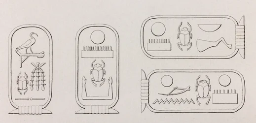 Thebe: Hieroglyfer, närbild