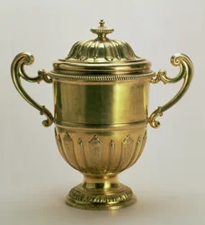 Tvåskaftad kopp och lock, av Jacob Margas (1687-c.1725), London