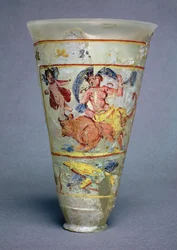 Vas med målad dekor föreställande Europa och tjuren, romersk (glas) (se även 98005)