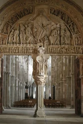 Vezelay basilika narthex gate, Vezelay, Frankrike