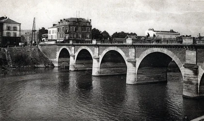 Vy över Marnebron i Epernay, Marne - vykort 1910 ca Privat samling