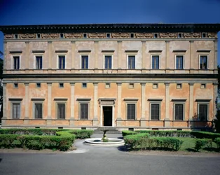 Utsikt över fasaden, designad av Baldassarre Peruzzi (1481-1536) 1506 (foto)