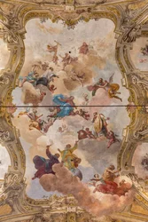 Utsikt över valvet med fresker av Teatini-rummet, Chiesa di San Vincenzo, Piacenza, Emilia-Romagna, Italien (foto)