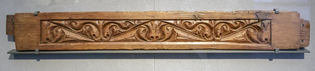 Träslöjd i "" fasad stil". Egypten, 900-talet. Ristad furu. Musée du Louvren