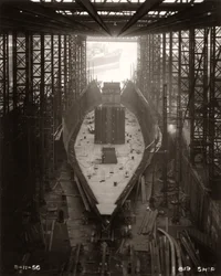 Arbetet med Northbanks skott inleds vid William Doxford & Sons varv, Sunderland, 8 november 1956
