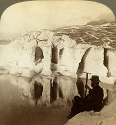 Aletschglaciären och Marjelensjön, Schweiz.