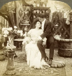 George beundrar Ethels vackra hy.