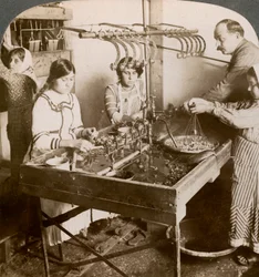 Tillverkar siden, Syrien, 1900-tal.