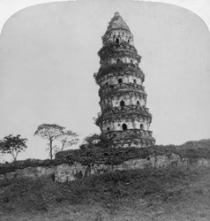 Tiger Hill Pagoda, det lutande tornet, i Soo-Chow Suzhou, Kina, 1900