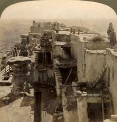 Wolpi...en huvudpueblo för det mystiska Moki-loppet Cliff Dwellers, Arizona, U.S.A., 1901.