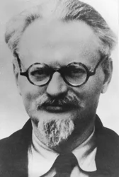 Lev Trotskij, rysk revolutionär och sovjetisk kommunistledare (1879-1940), i Mexiko, 1936, 57 år gammal, mexikanskt polisporträtt.
