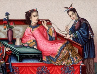 Kinesisk aristokrat sitter och röker opium - sd 1800-talet