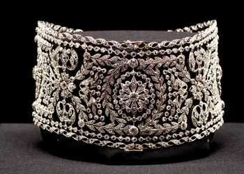 Halsband i chokerstil av platina och diamanter, buret av Mrs. Potter Palmer I, född Bertha Honoré