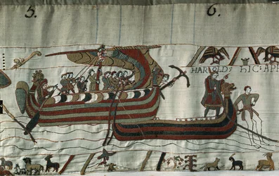 Kapat av stormen strandade Harold II:s skepp (1022 - 1066) (en drakkar) vid kusten av Ponthieu - Bayeux Tapestry, känd som Broderi av drottning Mathilde