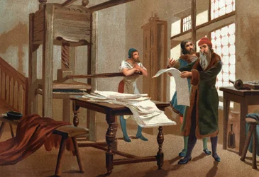 Johannes Gutenberg (1400-1468), tysk boktryckare, trycker Bibelns första ark. Efter Hombres y Mujeres célebres. Barcelona 1877.