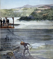 Dykaren Paolo Pardi arbetade på romerska båtar i Lake Nemi med Siebe-dykaren 1893.