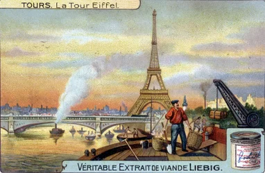 Eiffeltornet sett från Seine i Paris på kvällen.