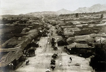 Utsikt över Chongro Avenue i Seoul (huvudstad i Korea) på 1800-talet (Utsikt över Chongro Avenue i Seoul, Koreas huvudstad