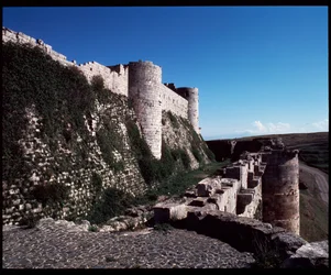 Utsikt över riddarnas Krak, korsfararslottet, ca 1100 (Fotografi)