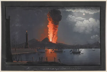 Vesuvius utbrott. Nattlig scen, med en grupp figurer som överväger vulkanen Vesuvius utbrott från den motsatta sidan av Neapelbukten, fyren till vänster, fartyg som seglar till höger och staden och vulkanen i bakgrunden; inom ram sid