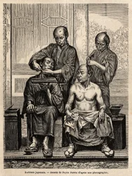 Japanska frisörer i sin butik, den ena rakar skägg och den andra stylar en man med bar överkropp. Gravyr för att illustrera resan till Japan, 1863-1864, av Aime Humbert, minister för Schweiziska edsförbundet, i "Le tour du monde, nouveau journal des voyage