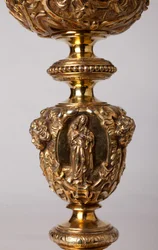 Metallsmide. Bägare. Gåva av kanon A. Le Vaillant de la Bassarderie, dekanus för katedralkapitlet 1726 till 1758. 1700-talet. Detalj.