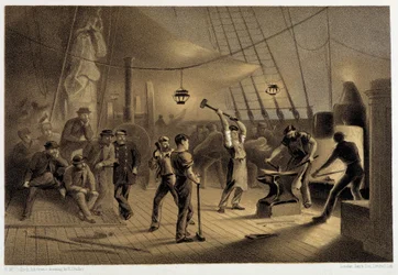 Smedjan på däck. Natten den 9 augusti förbereder ifon-plätering för kapstan - i "The Atlantic telegraph" av W. H. Russel, ca. 1860