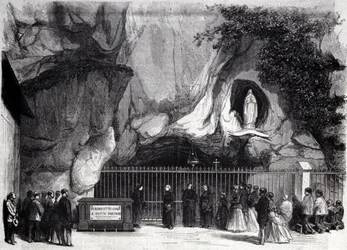 Utsikt över grottan i Lourdes i Höga Pyrenéerna där Jungfrun visade sig för Bernadette Soubirous (1844-1879) 1858, nuvarande pilgrimsfärdsort. Gravyr av 1800-talet